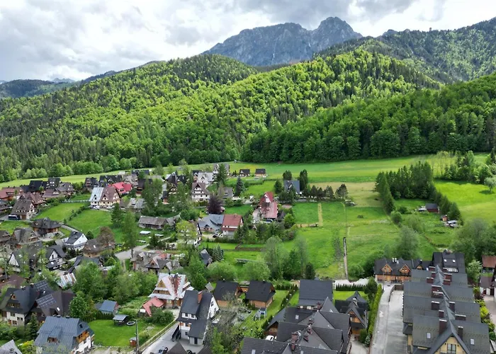 Krzeptowki Mountain By Bookinghost *